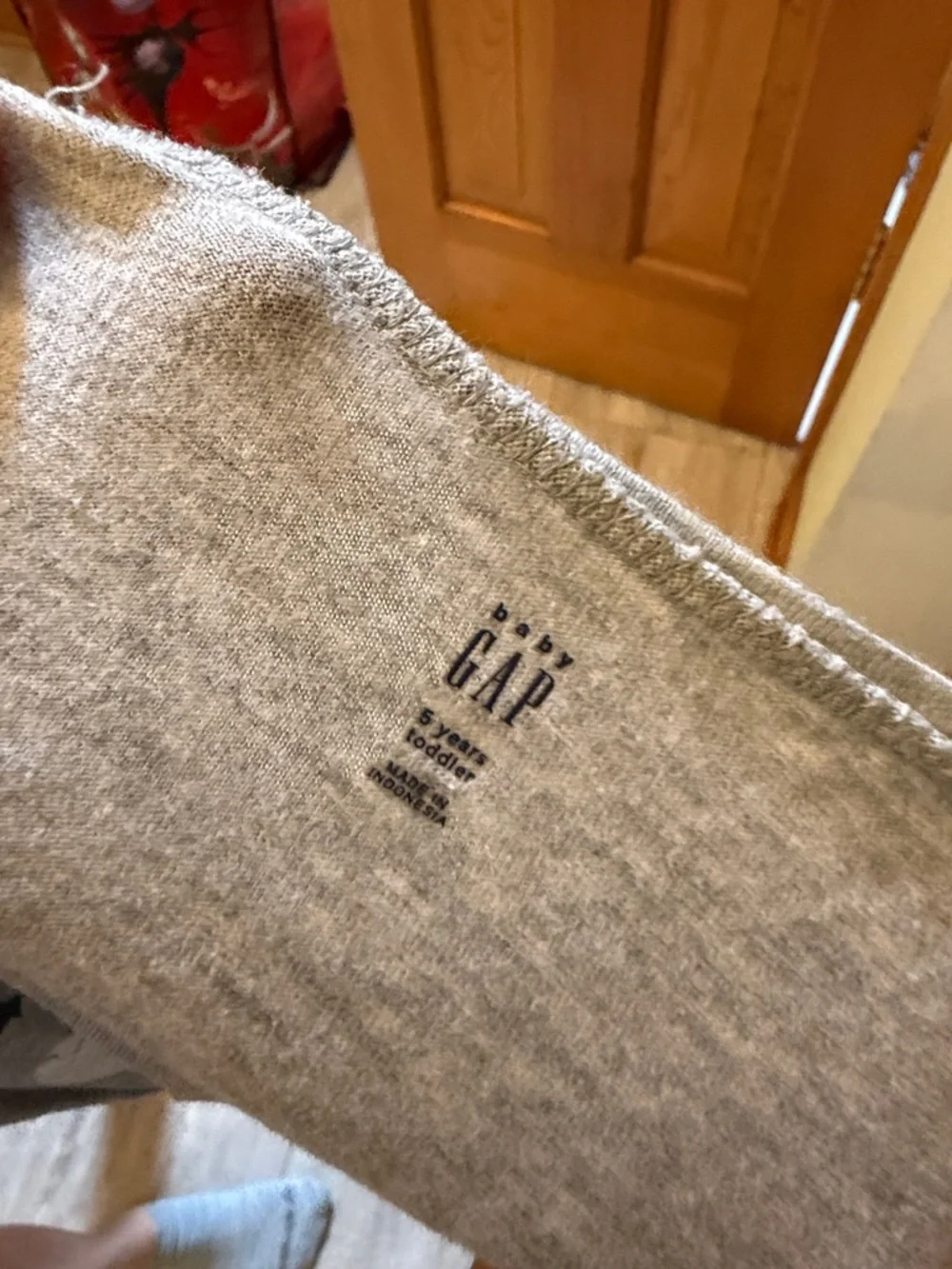 GAP Gray Long-Sleeve Tee with Halloween Haunted House Graphic - Picture 3 of 3